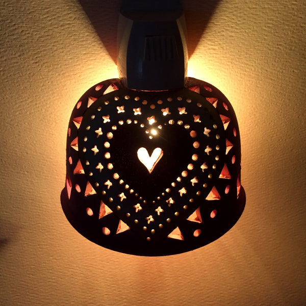 Half round night light red sparkle heart, surrounded with white, on hot pink