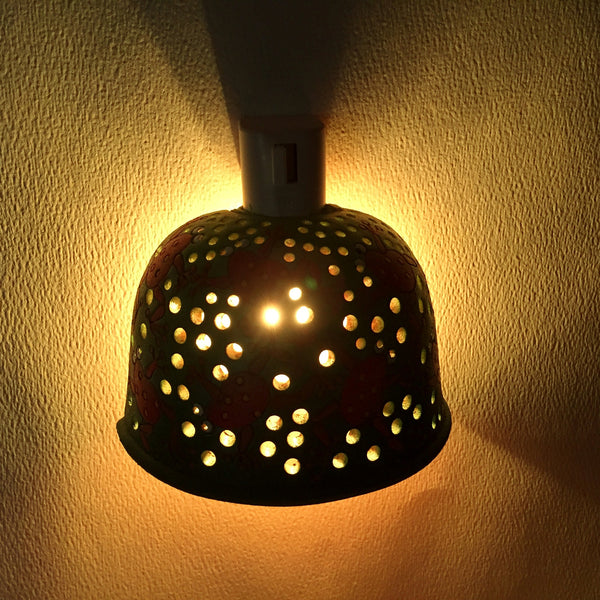 Half round night light, red frogs on a green background