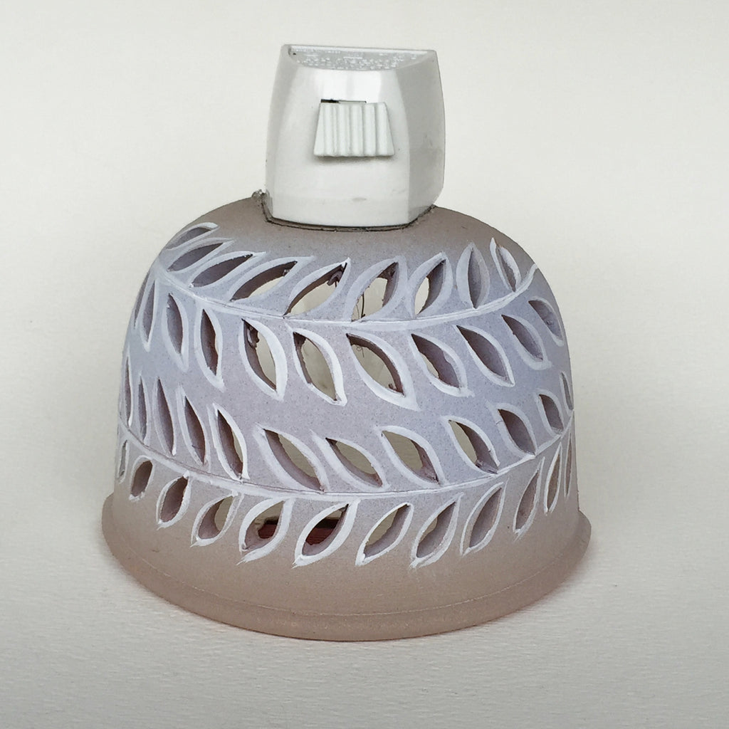 Half round night light double leaf garland on beige