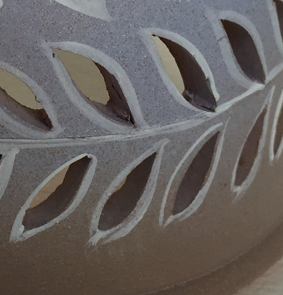 Half round night light double leaf garland on beige