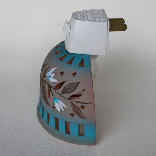 Half round night light beige and turquoise, white tulip garland