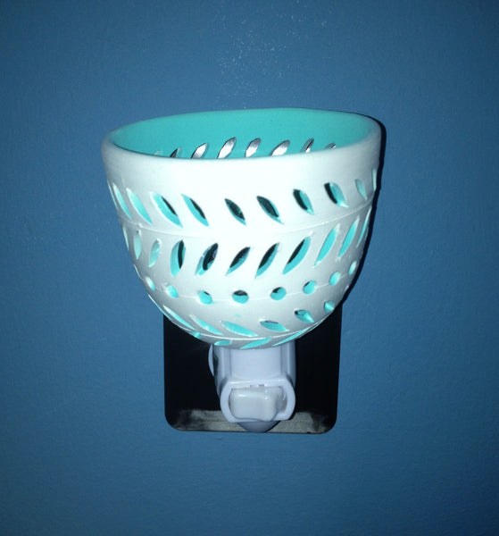 round night light "leaf garlands" white with aqua interior from Starrylights Studio